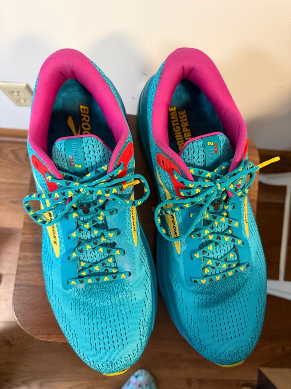 Brooks rundisney Ghost Max 2 Turquoise Sneakers with Pink and Yellow Accents - Picture 5 of 5